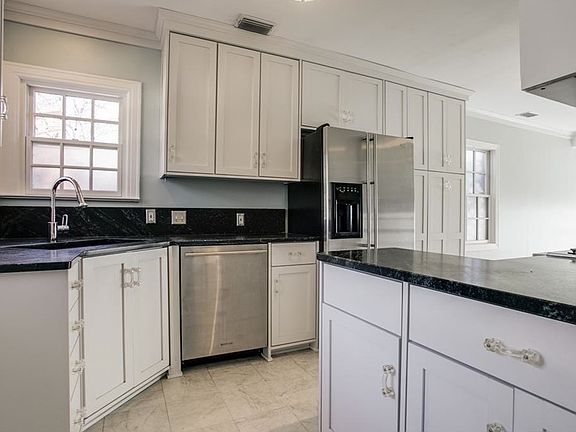 2nd image of 9421 Northcliff Dr