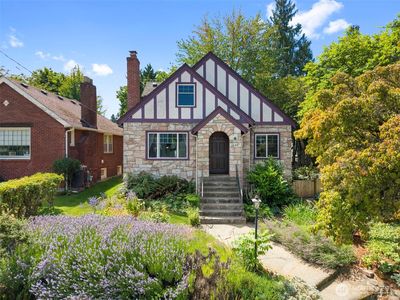 1047 NE 98th Street, Seattle, WA, 98115