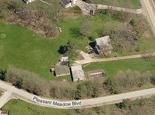 401-407 Pleasant Meadow Blvd, Stow, OH 44224