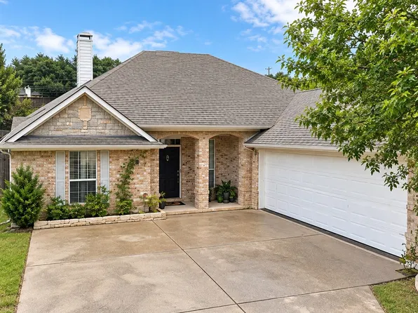 2229 Templeton Dr, Arlington, TX 76006