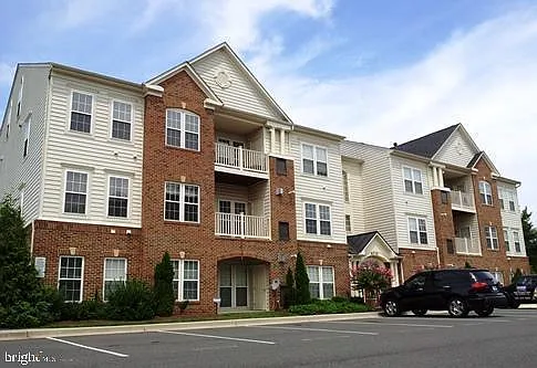 6212 Westchester Park Dr #B — Photo 1