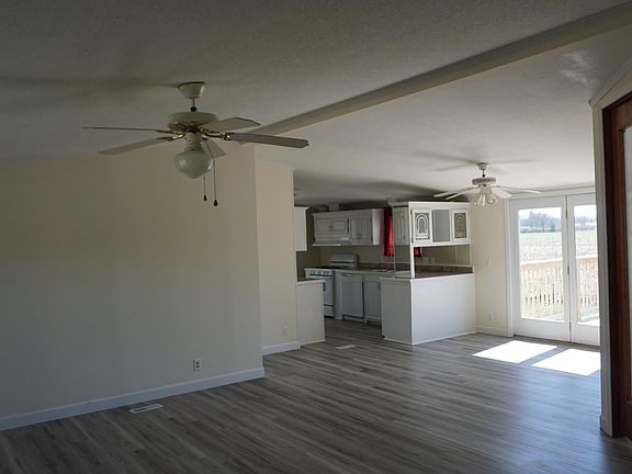 3rd image of 2140 Faye Dr NE