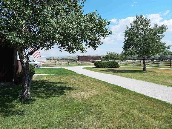 2nd image of 3585 Juniper Dr