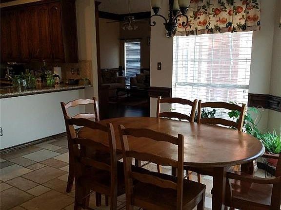 5th image of 2710 Coventry Ln