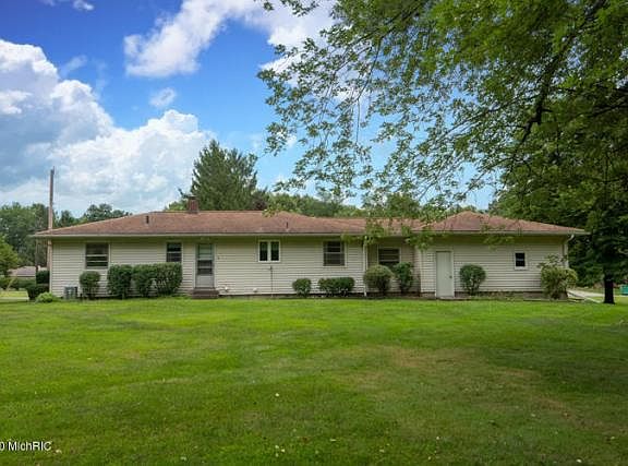 2nd image of 68174 Elsie Ln