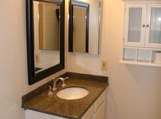 2015 Creekwood Ln, Upland, CA 91784