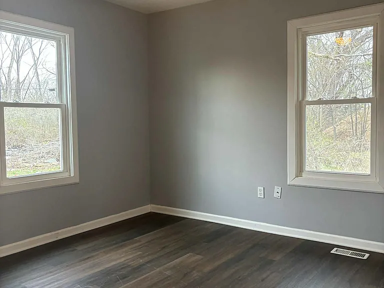 4930 Park Ave — Photo 10