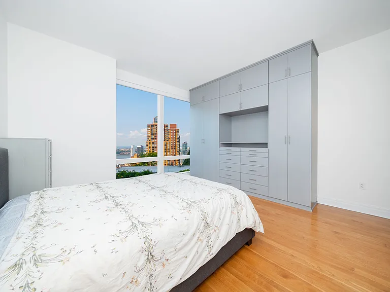 25 Columbus Cir #53F — Photo 10