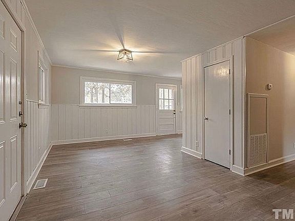 4th image of 304 Shady Lane Dr
