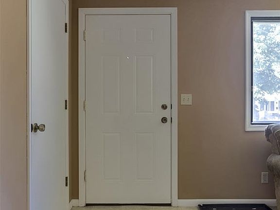 5th image of 7918 Nina St