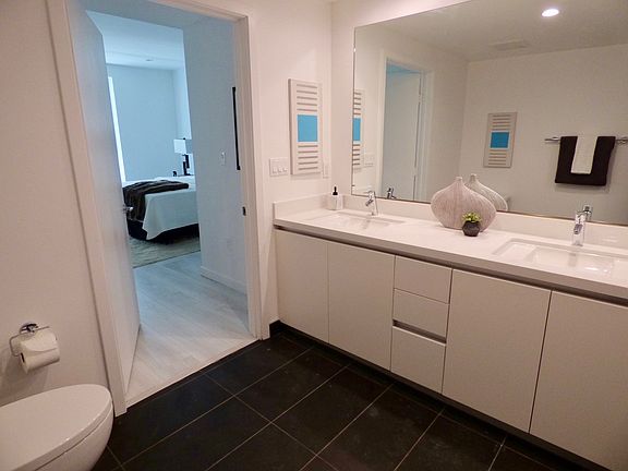 5th image of 1731 Federal Ave APT 201