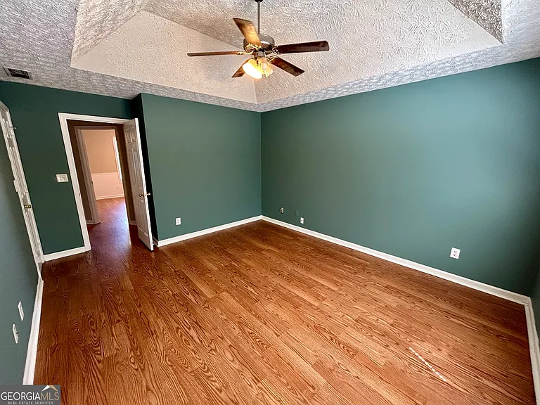 1061 Athena Ct — Photo 13