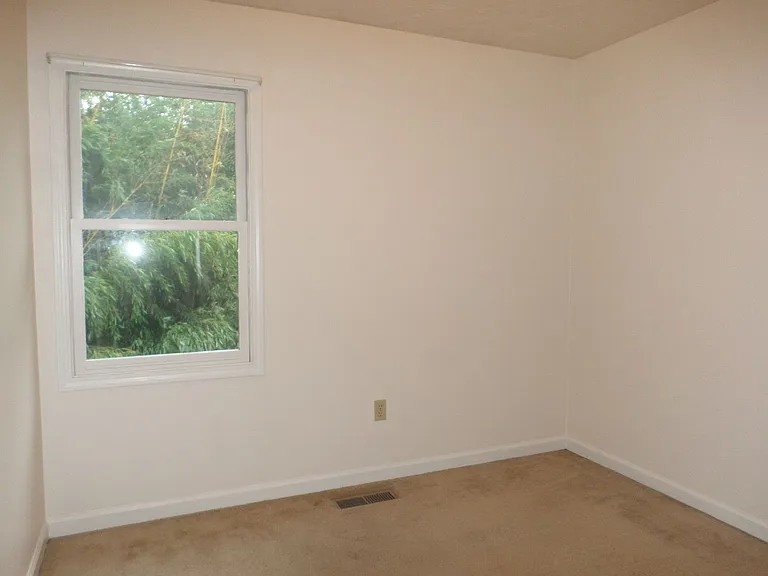 1724 Emerald St — Photo 3