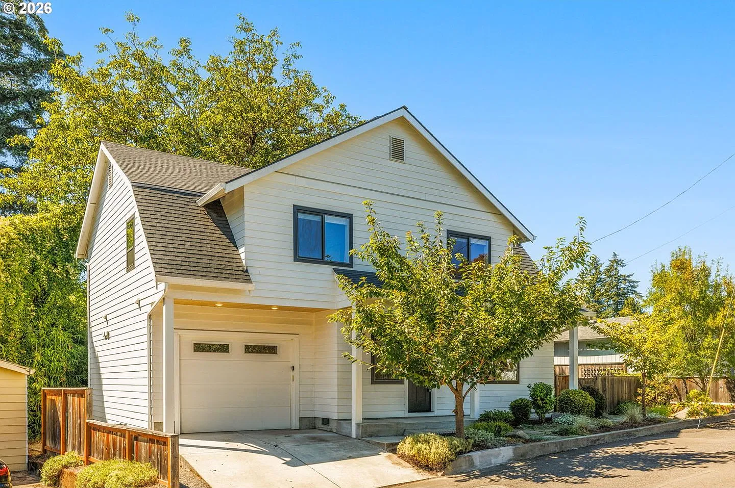 Like-New Modern Farmhouse with 4 Bedrooms, Home Office, Central A/C, Fenced Yard & Oversized Garage — Photo 2