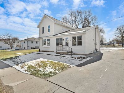 111 W Main St, Dane, WI, 53529