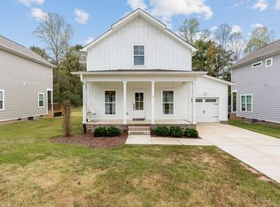 7 Sycamore Rdg W, Burns, TN 37029