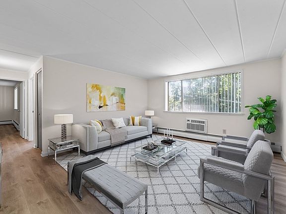 5th image of 20 Nelson Dr APT 3D
