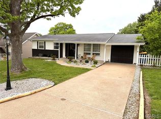 735 Hinder Dr, Saint Louis, MO 63125