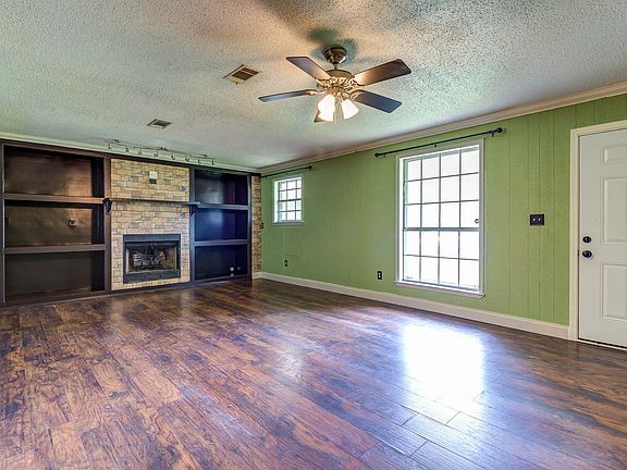 4th image of 46 Cypress Dr