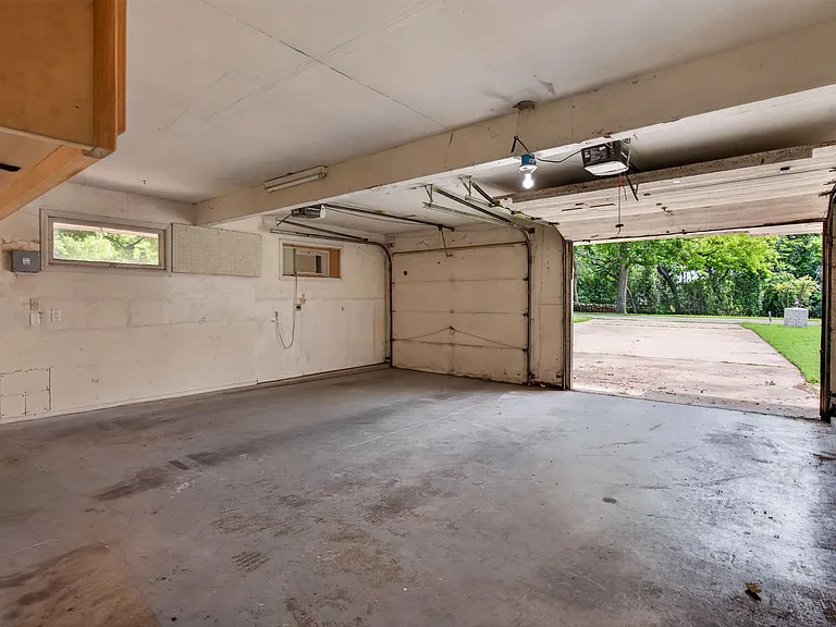 4202 Indian Creek Ct — Photo 33