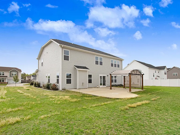105 Salmon Ln — Photo 3
