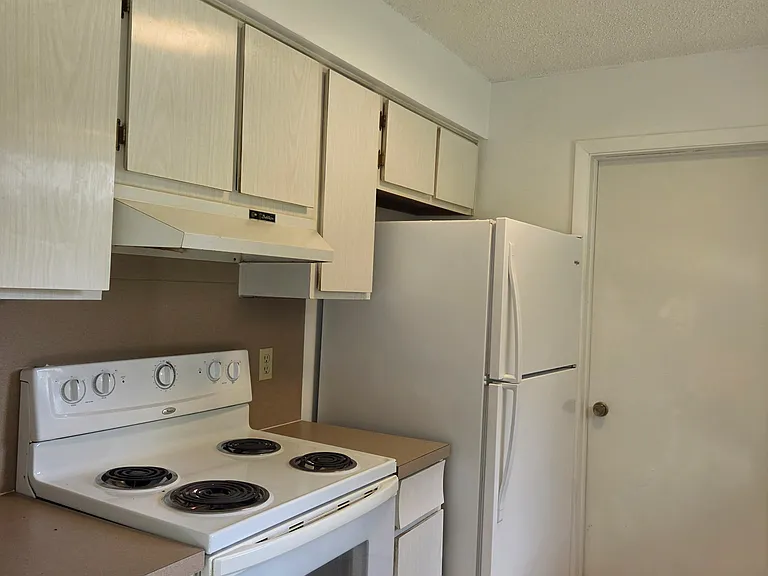 6908 Fern Cir — Photo 5