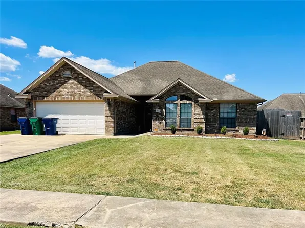 107 Robin Trl, Richwood, TX 77531