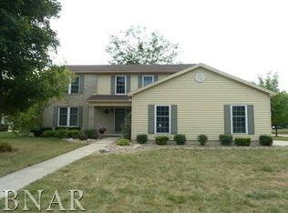 3201 Yorkshire Ct, Bloomington, IL