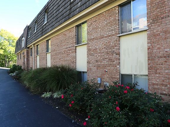 4th image of 8212 Wooster Pike APT F