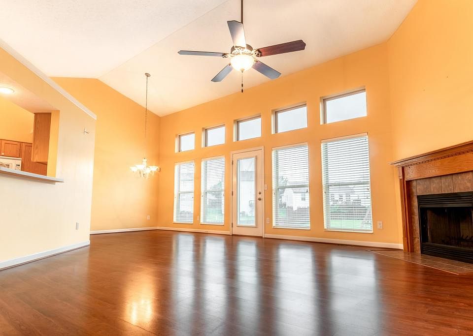 1st image of 586 Streamwater Dr