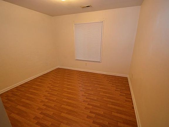 3rd image of 613 Middle St #B