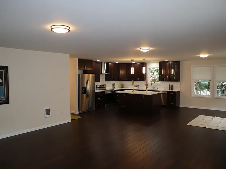 9504 Farwest Dr SW — Photo 3