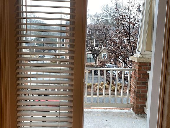 5th image of 217 16th St NW APT 3