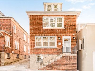 233 E 235th Street, Bronx, NY, 10470