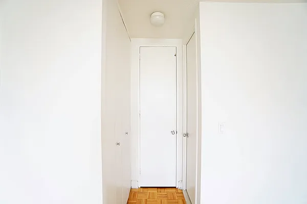Rented by Renetta Real Estate | media 11