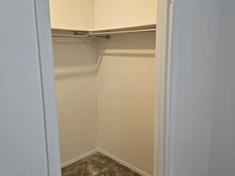 872 Russell St — Photo 14