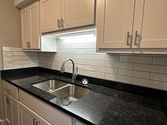 2nd image of 1213 Northmoreland Blvd #9