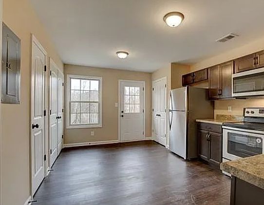 2nd image of 242 Fairview Ln #B