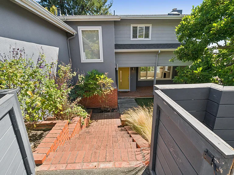 4923 Harbord Dr — Photo 9