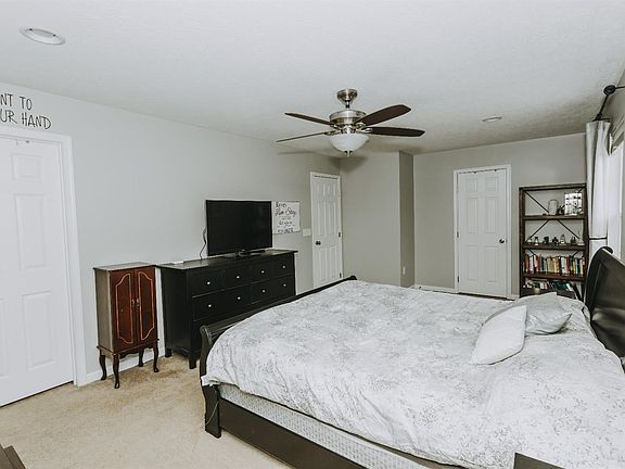 5th image of 128 Koehler Dr