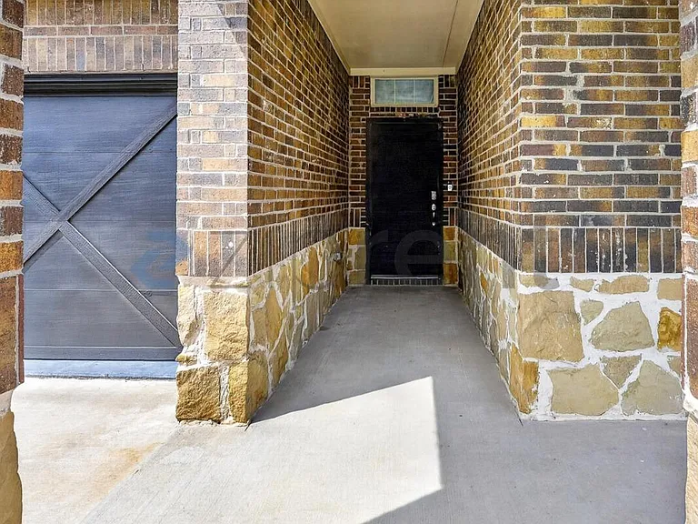 13400 Manuel Dr — Photo 3