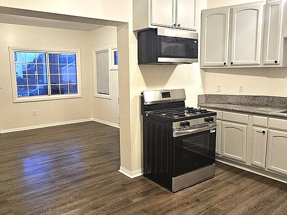 2nd image of 961-963 W 42nd St