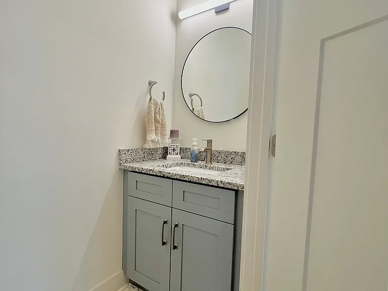 141 N Ring Ave — Photo 14