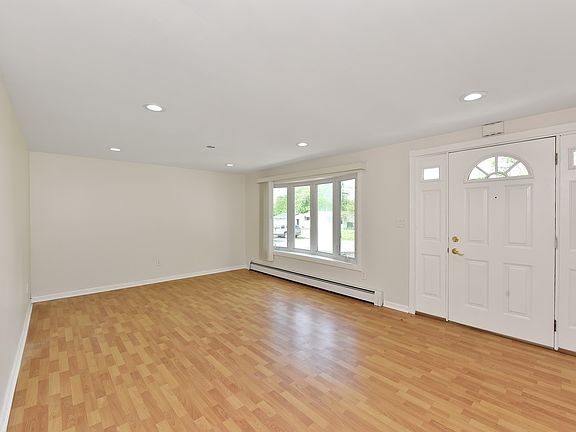 5th image of 3 Sheridan Dr