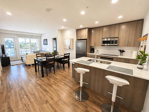 2nd image of 1629 E 38th St SW #303