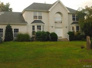8 Krull Dr, Jackson, NJ 08527