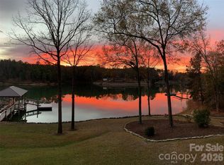 2240 Duck Cove Ln, York, SC 29745