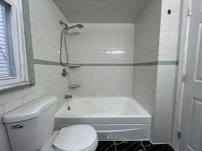 675 Kennedy Blvd #6A — Photo 8