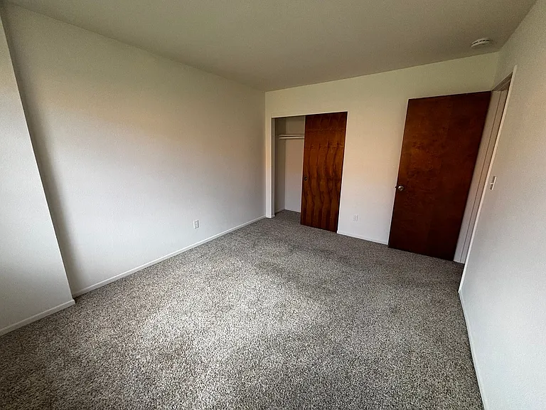 1460 Hornblend — Photo 14