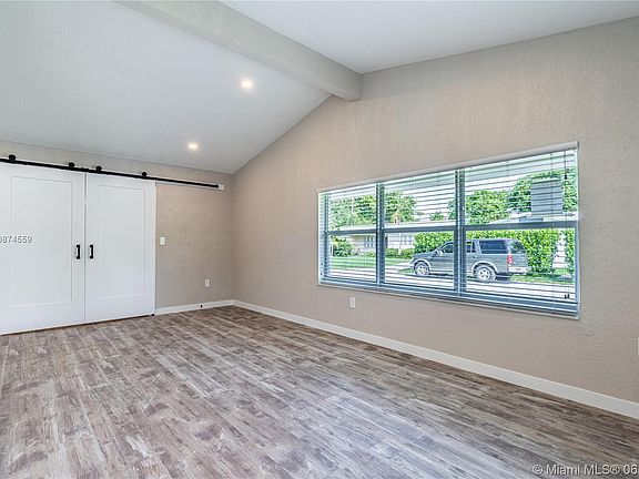 3rd image of 228 Washington Dr #228